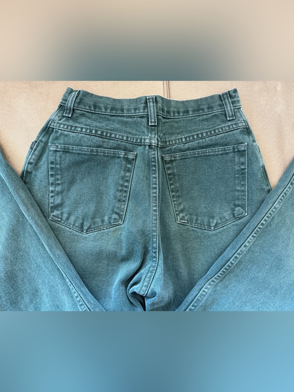Wrangler. High-Rise Jeans in Teal Blue-Green
